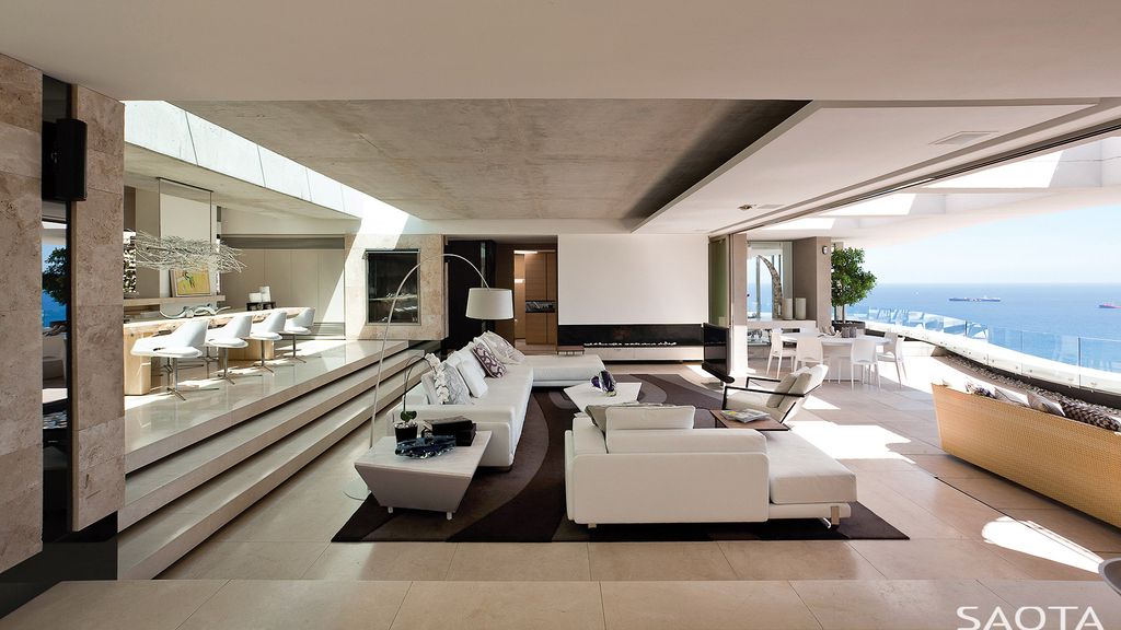 LGV 5 House, a Single Project with Freeform Sculptural Design by SAOTA