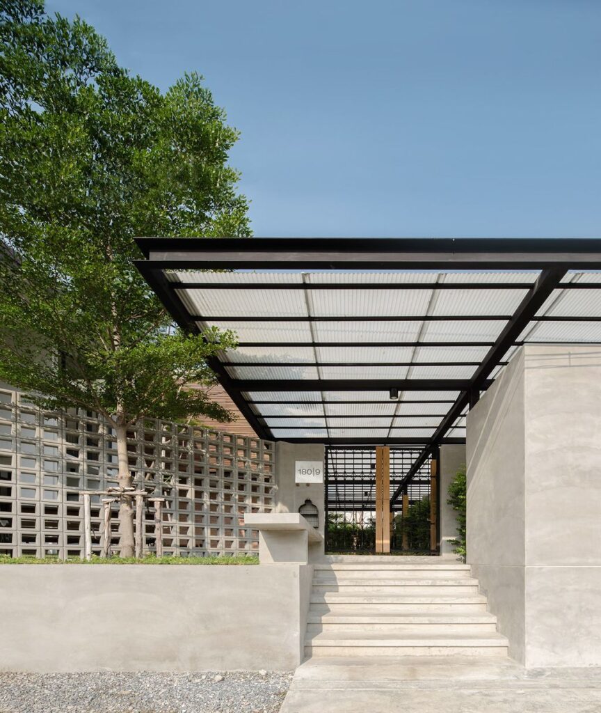 Lobster House Shows Distinctive Architecture by Puchong Satirapipatkul 14