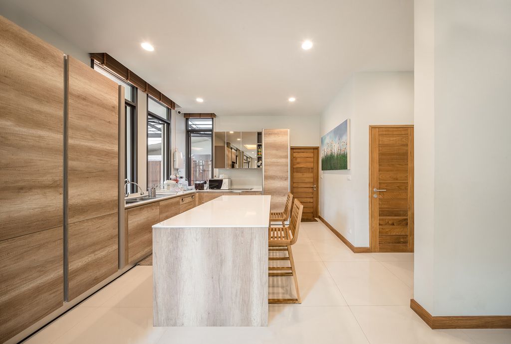 Lobster House Shows Distinctive Architecture by Puchong Satirapipatkul 17