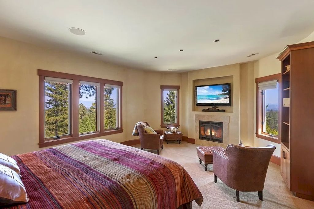 The Lookout Mountain Property is a secluded residence now available for sale. This home is located at 6008 W Lookout Mountain Ln, Spokane, Washington