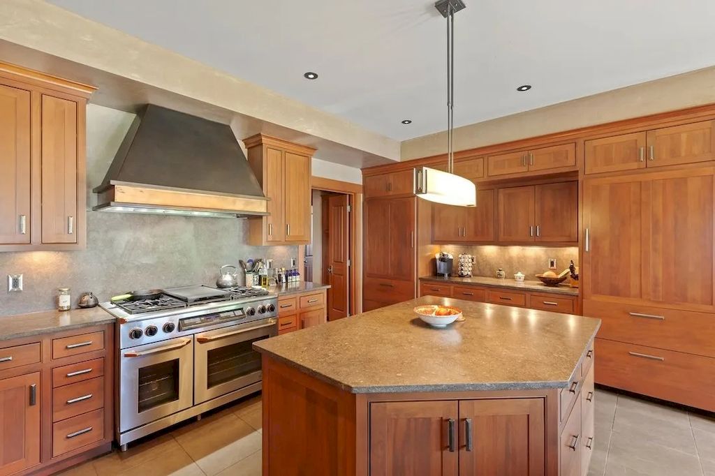 The Lookout Mountain Property is a secluded residence now available for sale. This home is located at 6008 W Lookout Mountain Ln, Spokane, Washington