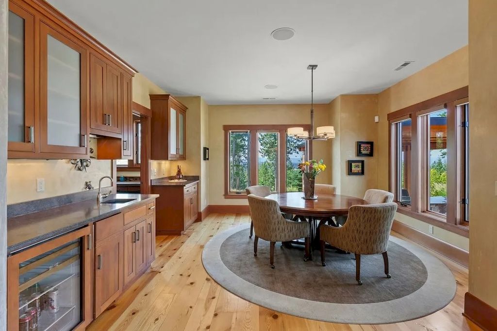 The Lookout Mountain Property is a secluded residence now available for sale. This home is located at 6008 W Lookout Mountain Ln, Spokane, Washington