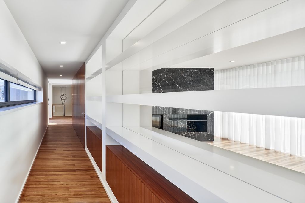 MC House, a Stunning Spacious Horizontal Block by Lopes da Costa