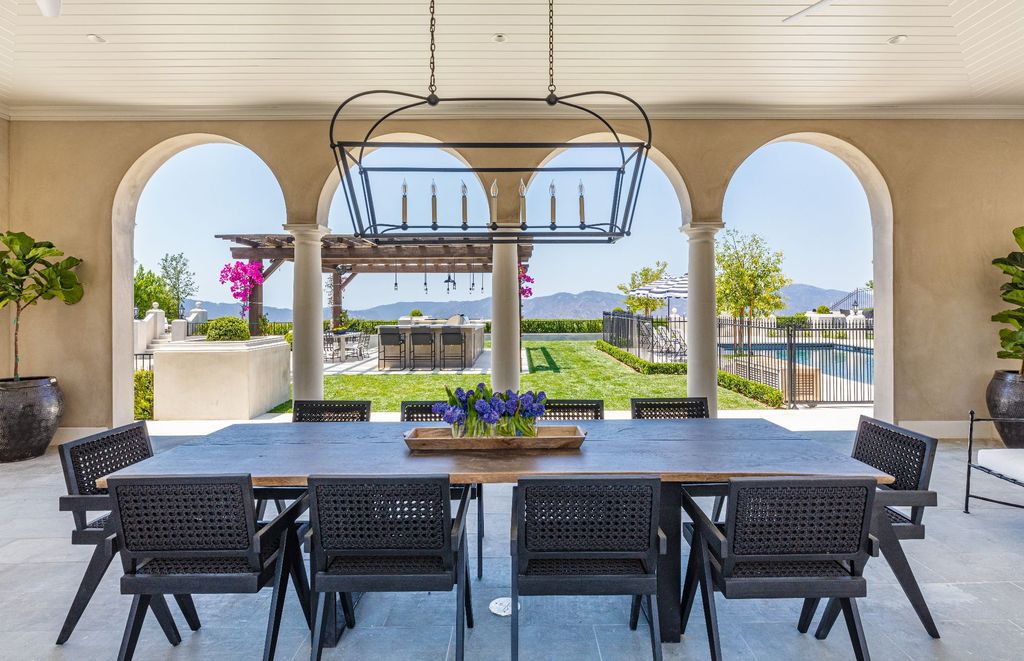 The French Mansion in California is a magnificent modern estate perched in the prestigious double-gated Estates at The Oaks of Calabasas now available for sale. This home located at 25314 Prado De La Felicidad, Calabasas, California