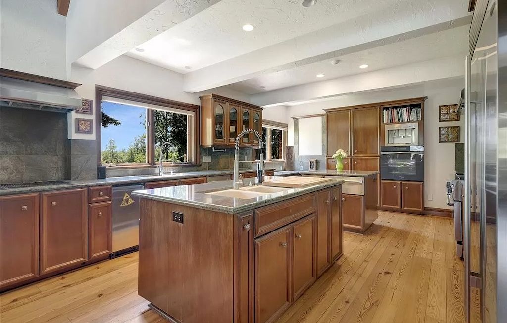 The One-of-a-Kind English Manor in Oregon combines prestigious entertaining areas with comfortable spaces now available for sale. This home is located at 2890 SW Riverfront Ter, Wilsonville, Oregon