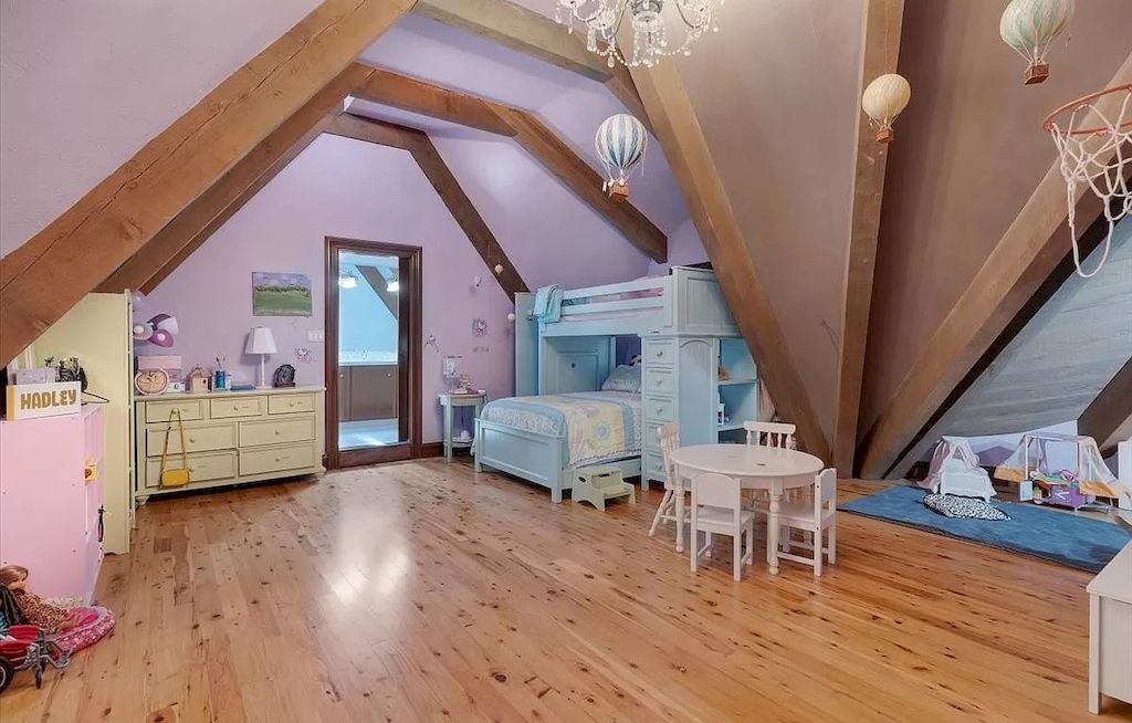 The One-of-a-Kind English Manor in Oregon combines prestigious entertaining areas with comfortable spaces now available for sale. This home is located at 2890 SW Riverfront Ter, Wilsonville, Oregon