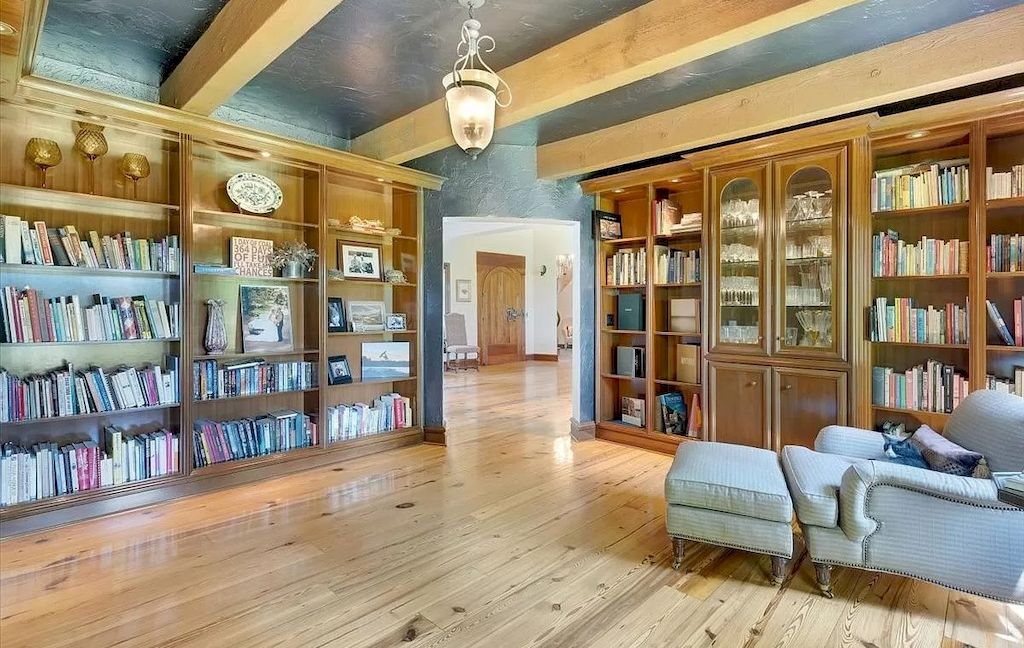 The One-of-a-Kind English Manor in Oregon combines prestigious entertaining areas with comfortable spaces now available for sale. This home is located at 2890 SW Riverfront Ter, Wilsonville, Oregon