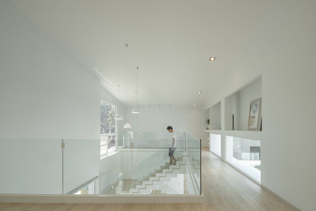 Pie House An Impressive White Concrete Block by Greenbox Design 15