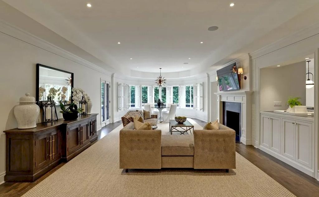 The Premier Mediterranean Home in Oregon is a Rare and out-of-the-ordinary home now available for sale. This home is located at 2681 SW Buenavista Dr, Portland, Oregon