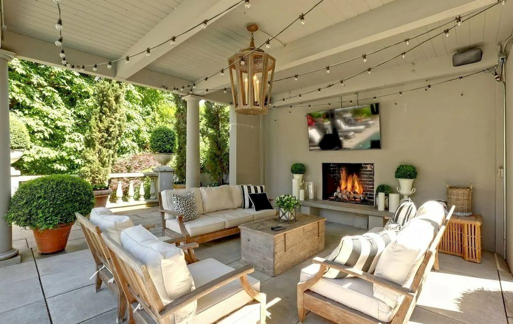 The Premier Mediterranean Home in Oregon is a Rare and out-of-the-ordinary home now available for sale. This home is located at 2681 SW Buenavista Dr, Portland, Oregon