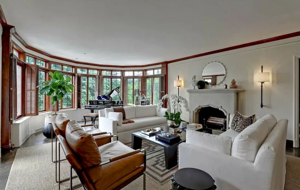 The Premier Mediterranean Home in Oregon is a Rare and out-of-the-ordinary home now available for sale. This home is located at 2681 SW Buenavista Dr, Portland, Oregon