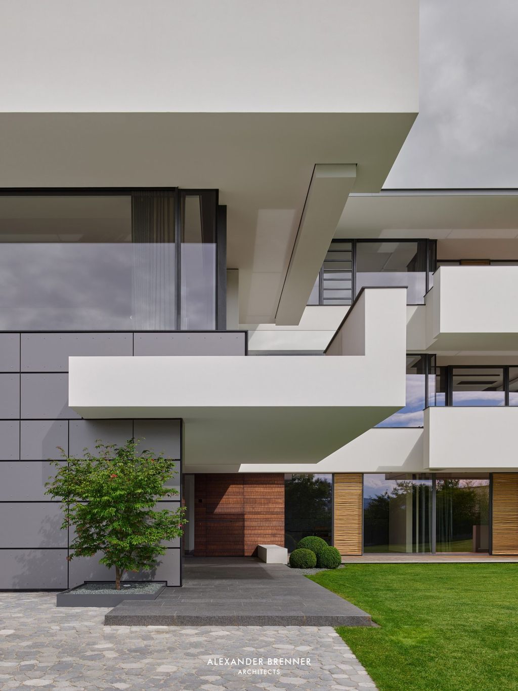 Sonnenberg House Two story House by Alexander Brenner Architects 5