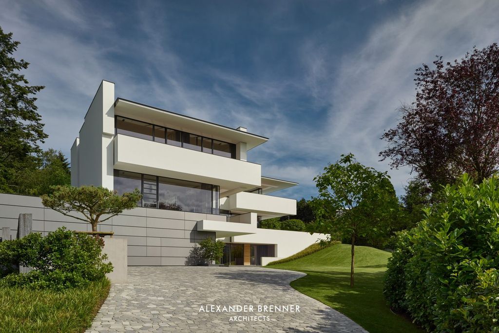 Sonnenberg House, Two-story House by Alexander Brenner Architects