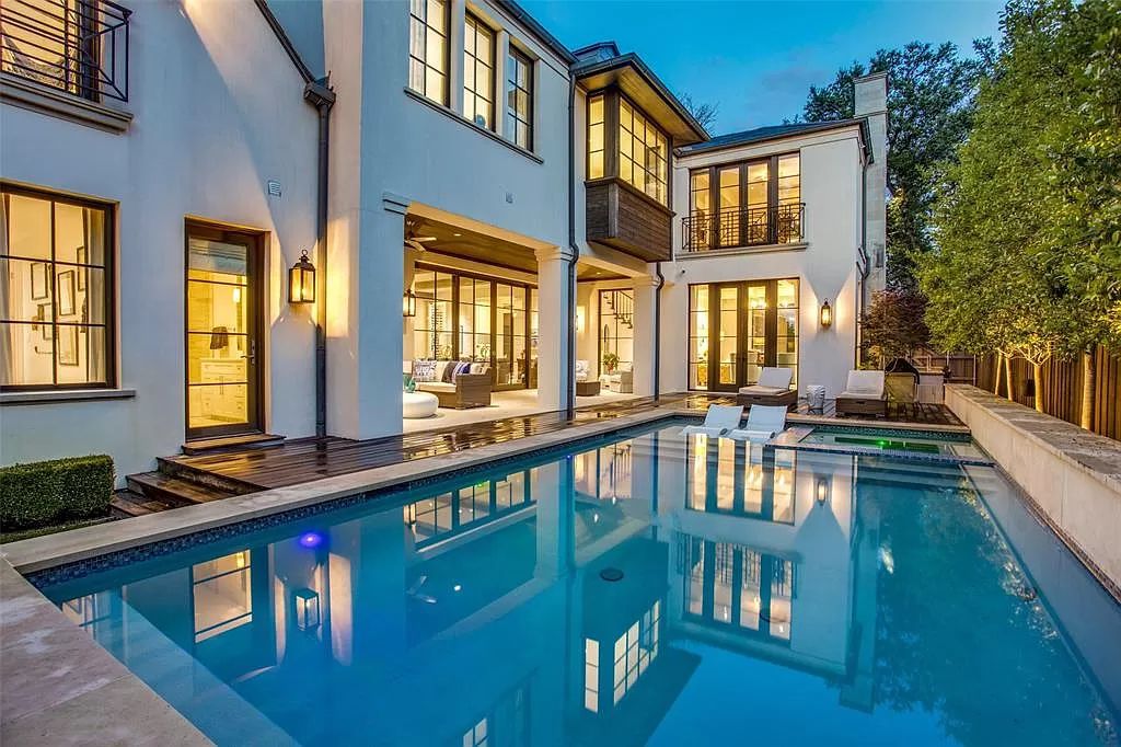 he Home in Dallas is a sophisticated property in a prime location in the fairway of University Park having strong indoor-outdoor connection now available for sale. This home located at 3928 Marquette St, Dallas, Texas