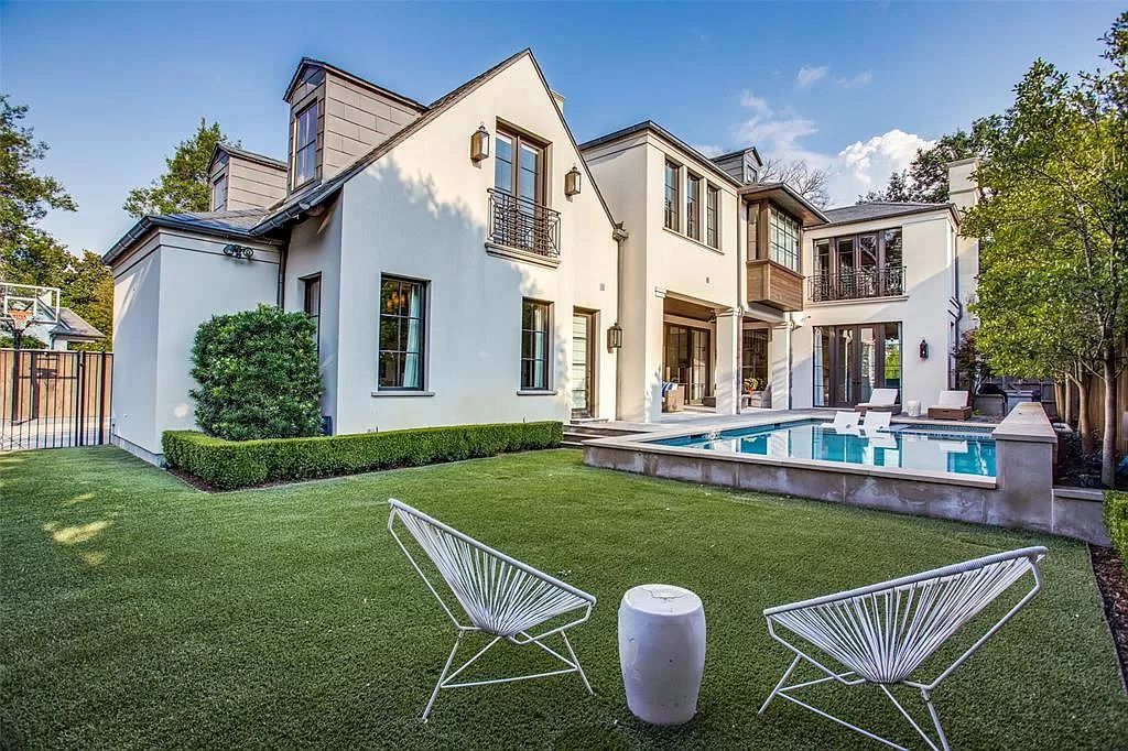 he Home in Dallas is a sophisticated property in a prime location in the fairway of University Park having strong indoor-outdoor connection now available for sale. This home located at 3928 Marquette St, Dallas, Texas