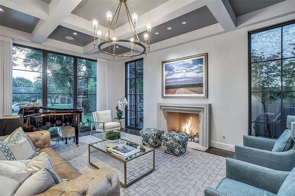 he Home in Dallas is a sophisticated property in a prime location in the fairway of University Park having strong indoor-outdoor connection now available for sale. This home located at 3928 Marquette St, Dallas, Texas