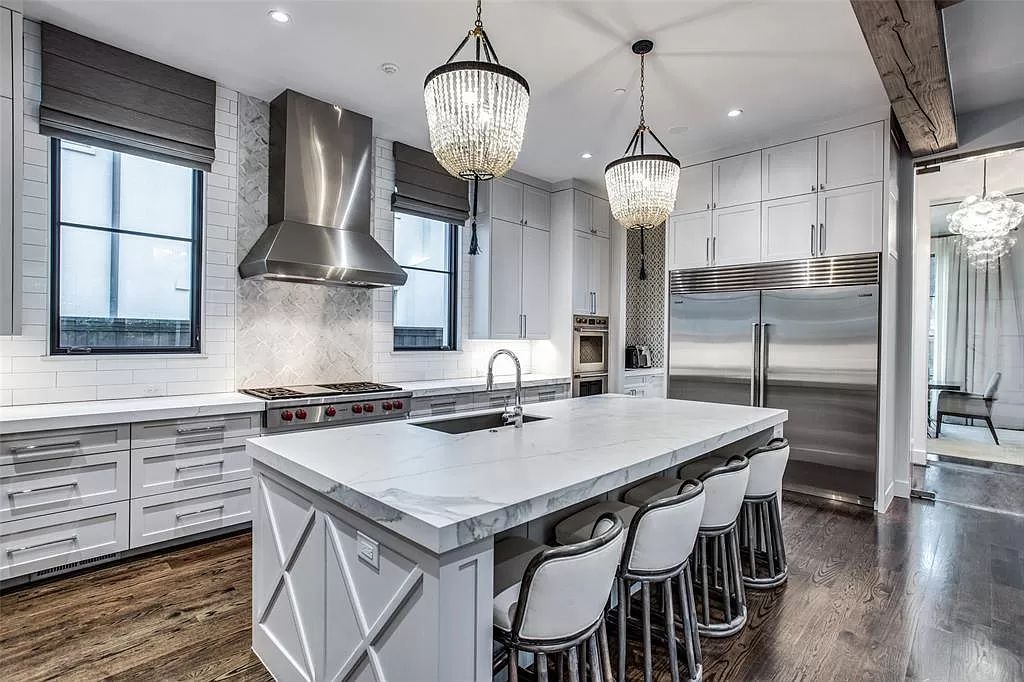 he Home in Dallas is a sophisticated property in a prime location in the fairway of University Park having strong indoor-outdoor connection now available for sale. This home located at 3928 Marquette St, Dallas, Texas