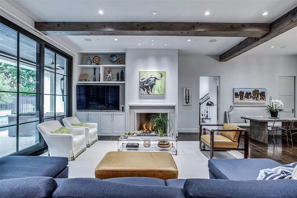 he Home in Dallas is a sophisticated property in a prime location in the fairway of University Park having strong indoor-outdoor connection now available for sale. This home located at 3928 Marquette St, Dallas, Texas