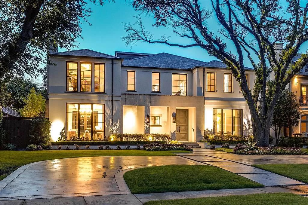 he Home in Dallas is a sophisticated property in a prime location in the fairway of University Park having strong indoor-outdoor connection now available for sale. This home located at 3928 Marquette St, Dallas, Texas
