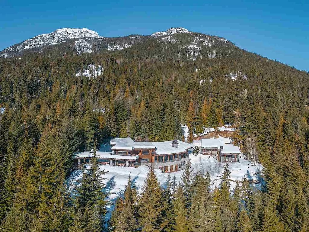 The Stone Timber House in Whistler is a secluded gated residence now available for sale. This home is located at 5476 Stonebridge Pl, Whistler, BC V0N 1B3, Canada