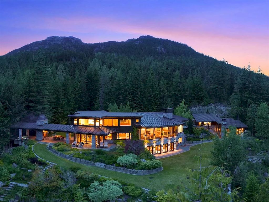 The Stone Timber House in Whistler is a secluded gated residence now available for sale. This home is located at 5476 Stonebridge Pl, Whistler, BC V0N 1B3, Canada