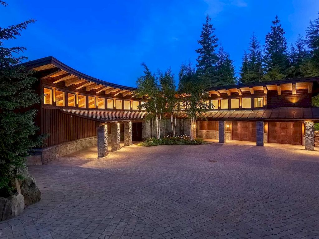 The Stone Timber House in Whistler is a secluded gated residence now available for sale. This home is located at 5476 Stonebridge Pl, Whistler, BC V0N 1B3, Canada