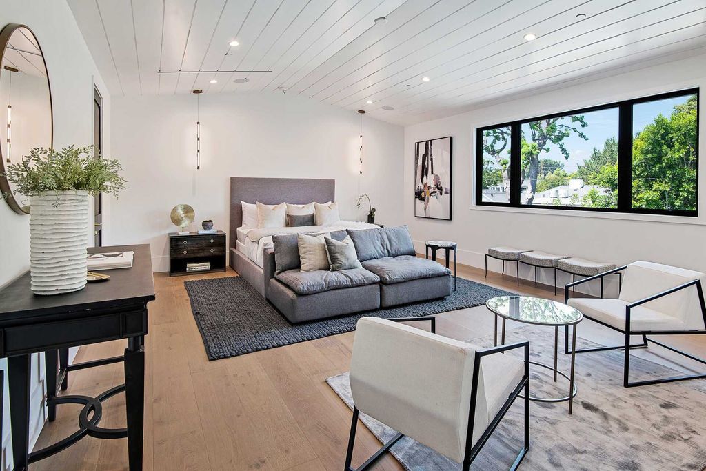 The Modern Farmhouse is a stunning newly constructed gated modern property centrally located in desirable Studio City now available for sale. This home located at 4533 Gentry Ave, Valley Village, California