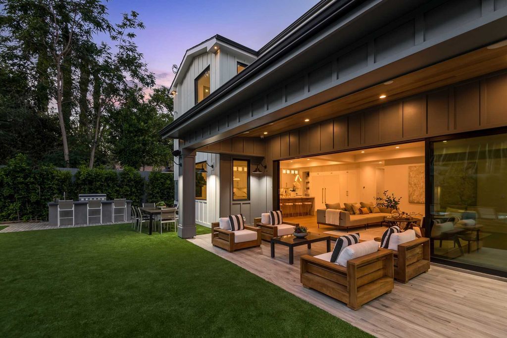 The Modern Farmhouse is a stunning newly constructed gated modern property centrally located in desirable Studio City now available for sale. This home located at 4533 Gentry Ave, Valley Village, California