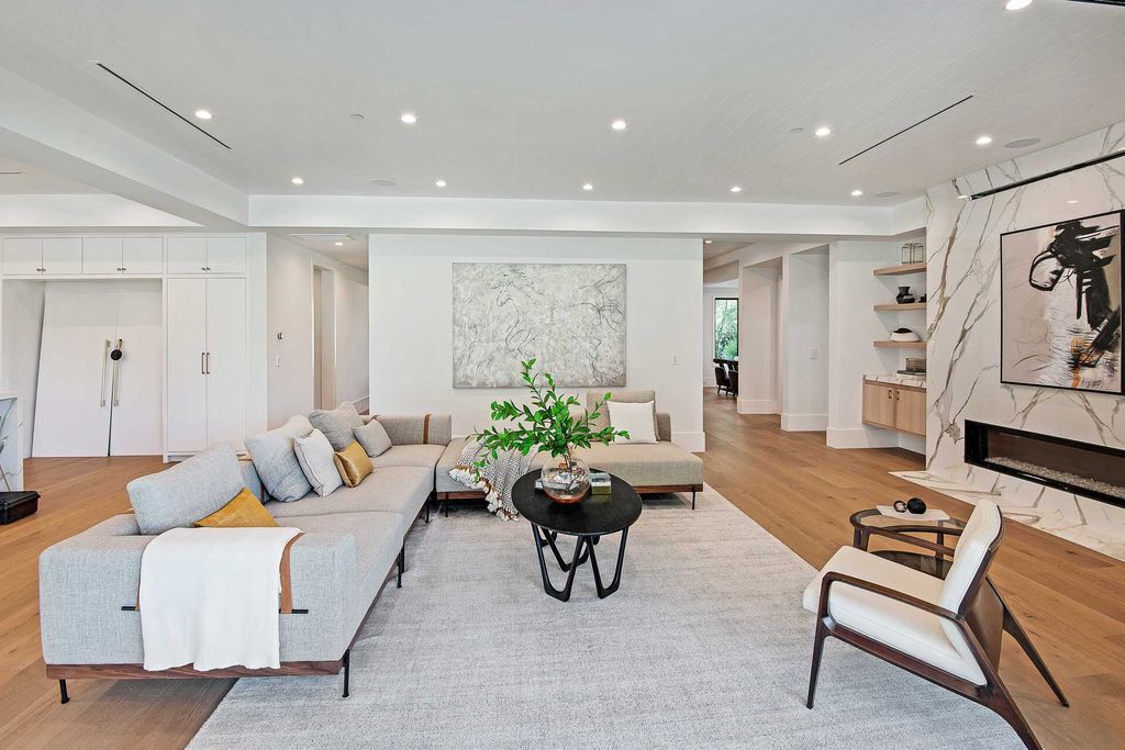 The Modern Farmhouse is a stunning newly constructed gated modern property centrally located in desirable Studio City now available for sale. This home located at 4533 Gentry Ave, Valley Village, California