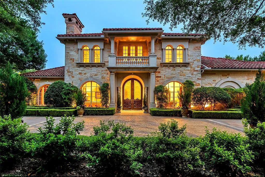 The Home in Dallas is an Old Preston Hollow estate meets elevated luxury living for a retreat of the highest order now available for sale. This home located at 5810 Park Ln, Dallas, Texas