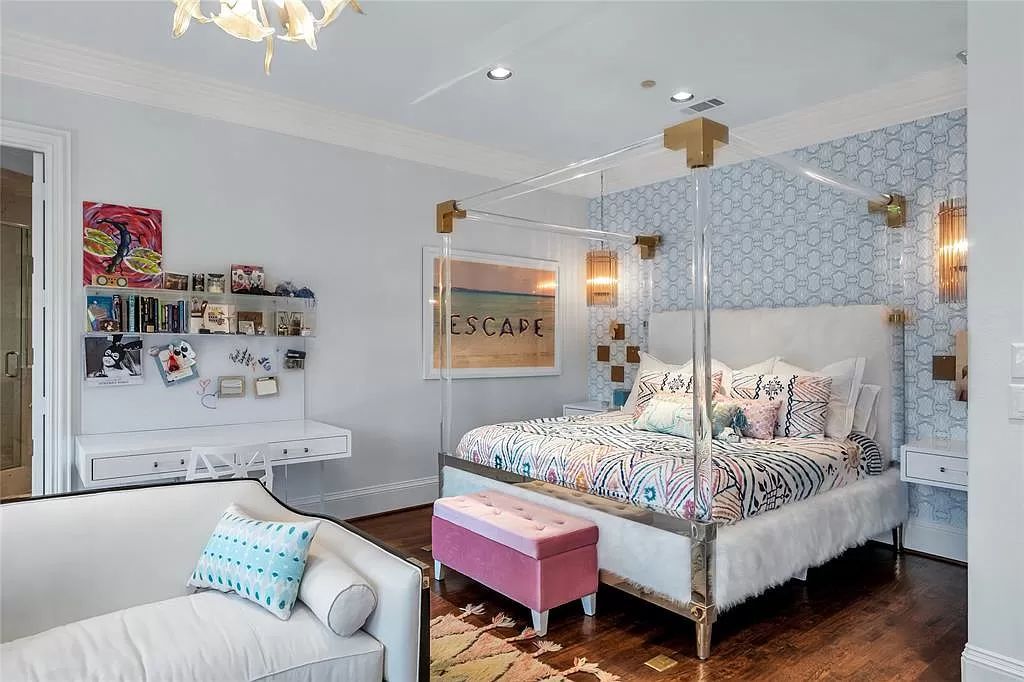 The Home in Dallas is an Old Preston Hollow estate meets elevated luxury living for a retreat of the highest order now available for sale. This home located at 5810 Park Ln, Dallas, Texas
