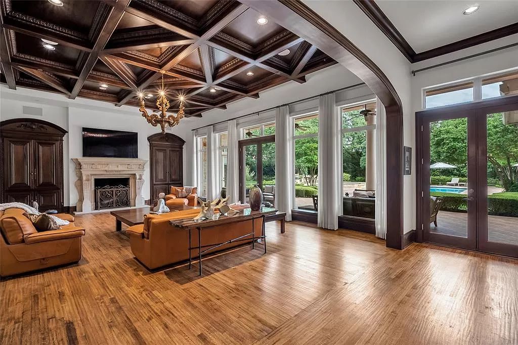 The Home in Dallas is an Old Preston Hollow estate meets elevated luxury living for a retreat of the highest order now available for sale. This home located at 5810 Park Ln, Dallas, Texas