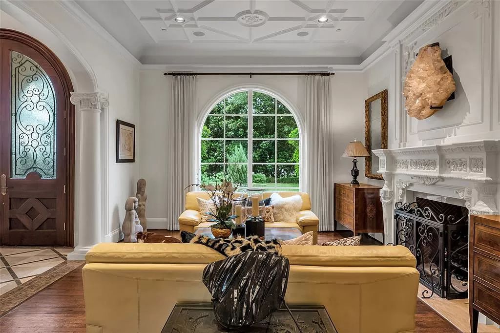The Home in Dallas is an Old Preston Hollow estate meets elevated luxury living for a retreat of the highest order now available for sale. This home located at 5810 Park Ln, Dallas, Texas