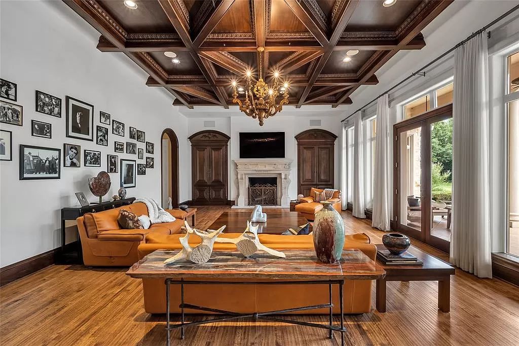 The Home in Dallas is an Old Preston Hollow estate meets elevated luxury living for a retreat of the highest order now available for sale. This home located at 5810 Park Ln, Dallas, Texas