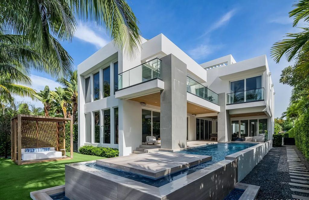 The Home in Miami Beach is a custom built masterpiece offers 6,000 sf of meticulously crafted living space along with gorgeous finishes now available for sale. This home located at 672 S Shore Dr, Miami Beach, Florida