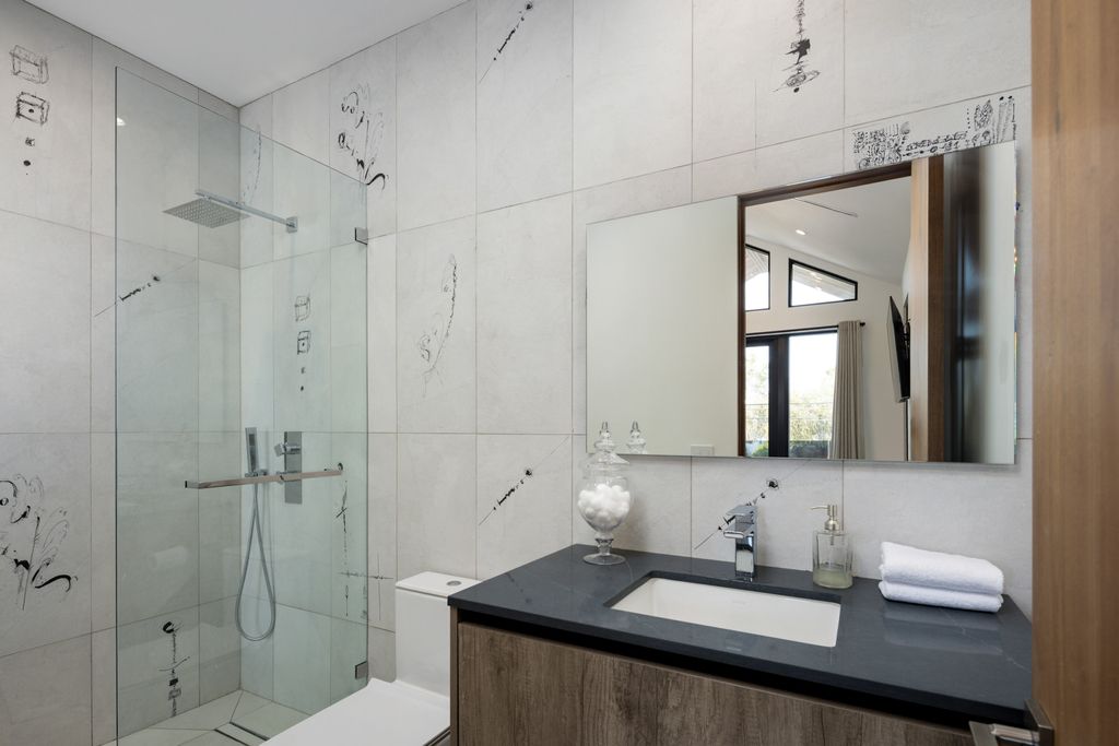 The Home in Venice is an architectural oasis situated in a premiere location with luxurious amenities and technology now available for sale. This home located at 1371 Palms Blvd, Venice, California