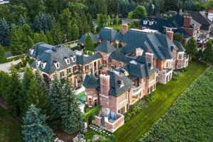 Iconic Italian Villa-Inspired Masterpiece Overlooking Turtle Lake in Michigan Returns the Market for $10,850,000 1 2756 Turtle Bluff Dr Bloomfield Hills MI 48302 20
