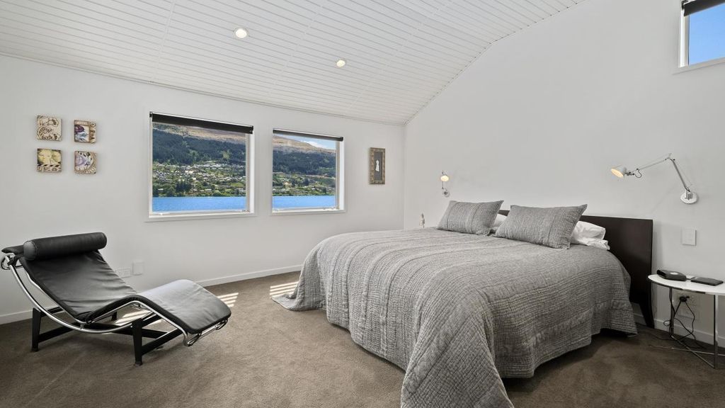 3 Lewis Road house with outstanding Lake views by WyattGray Architects 8
