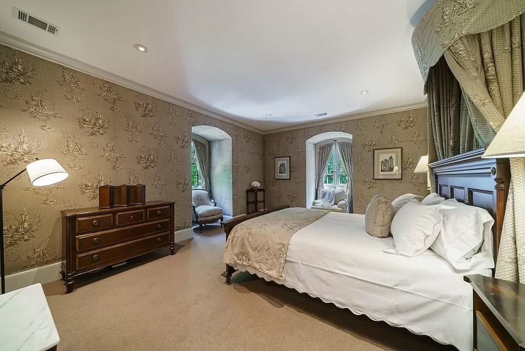 This $4,995,000 Estate in Georgia Captures a Sense of French Elegance 