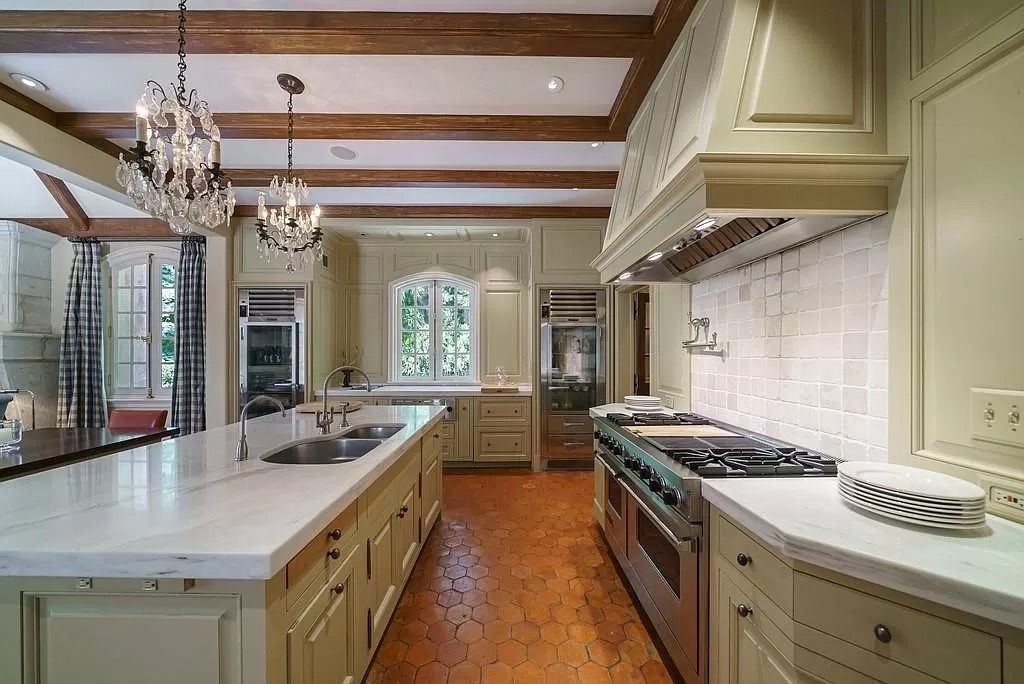 This $4,995,000 Estate in Georgia Captures a Sense of French Elegance 