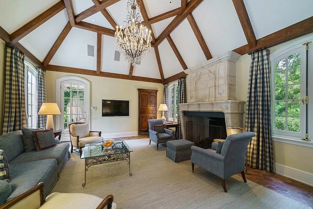 This $4,995,000 Estate in Georgia Captures a Sense of French Elegance 