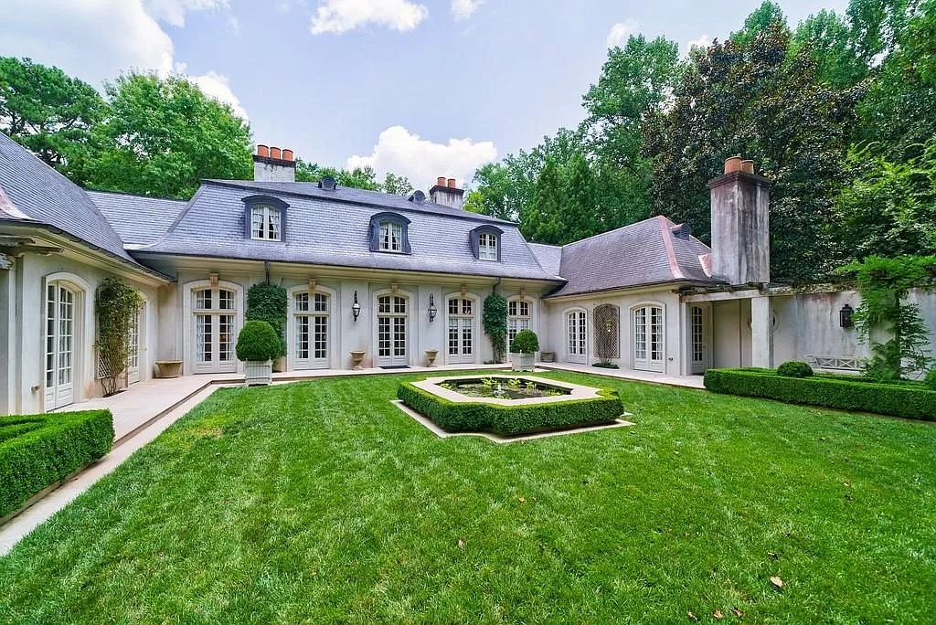 This $4,995,000 Estate in Georgia Captures a Sense of French Elegance 