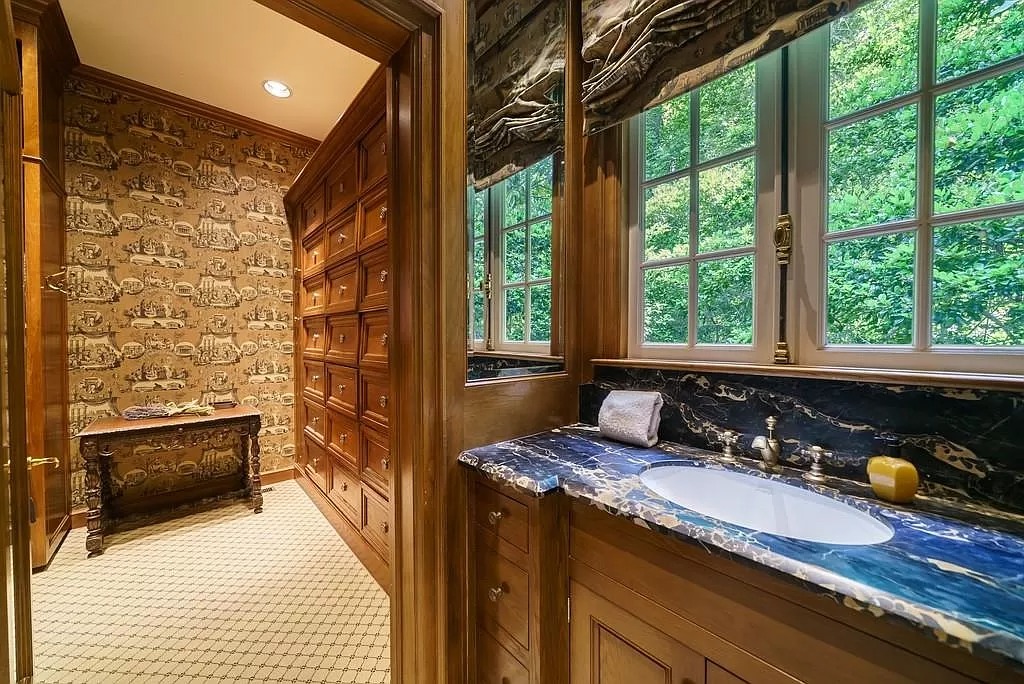 This $4,995,000 Estate in Georgia Captures a Sense of French Elegance 
