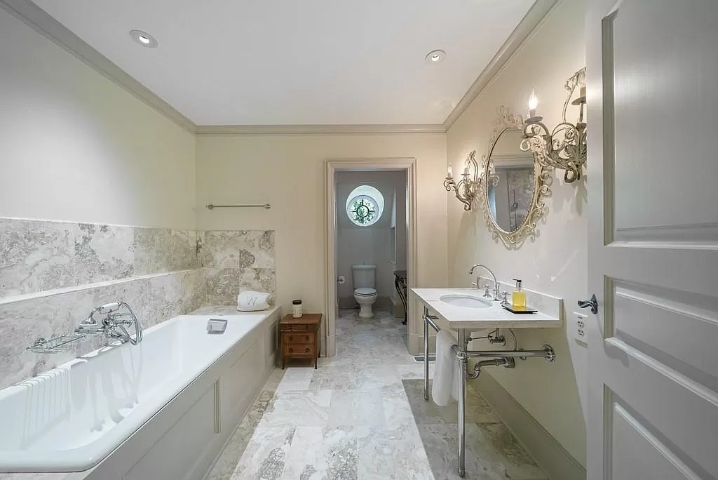 This $4,995,000 Estate in Georgia Captures a Sense of French Elegance 
