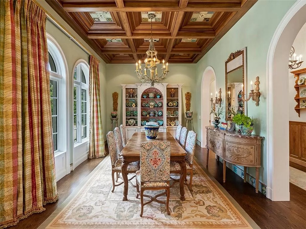 This $9,500,000 Compound in Georgia Declares Its Exquisite Architectural Ingredients
