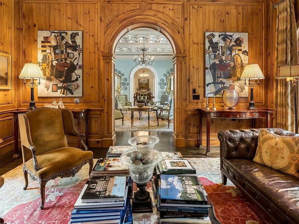 This $9,500,000 Compound in Georgia Declares Its Exquisite Architectural Ingredients
