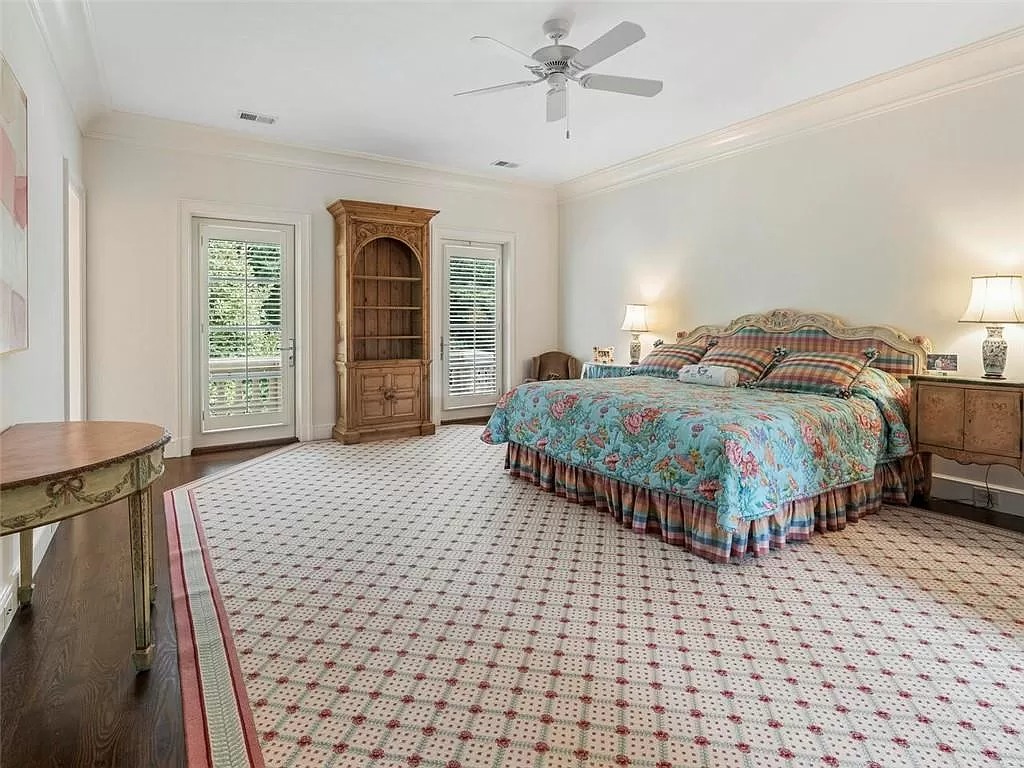 This $9,500,000 Compound in Georgia Declares Its Exquisite Architectural Ingredients