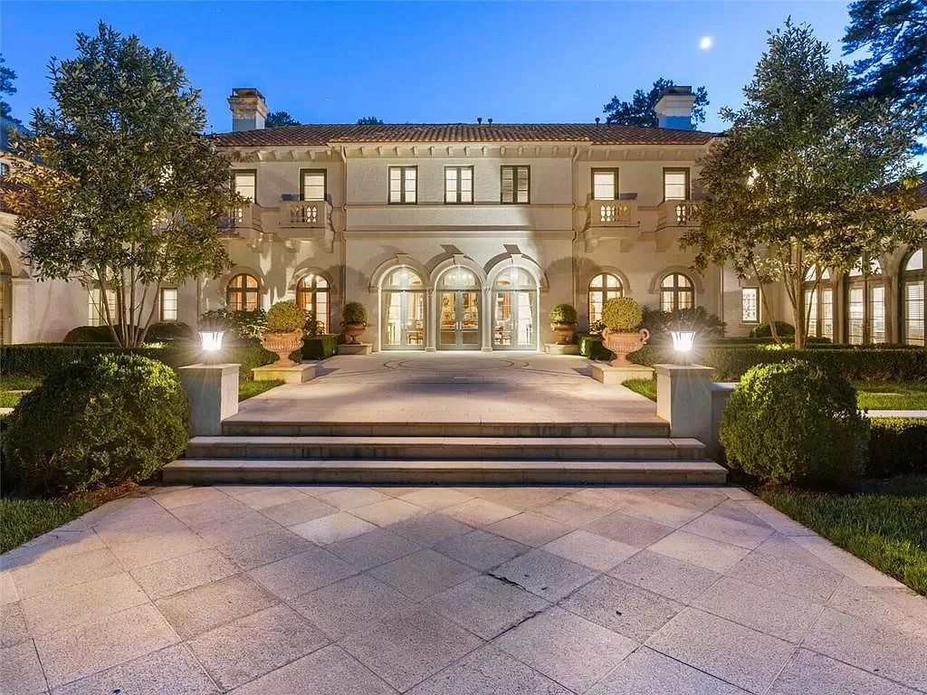 This $9,500,000 Compound in Georgia Declares Its Exquisite Architectural Ingredients