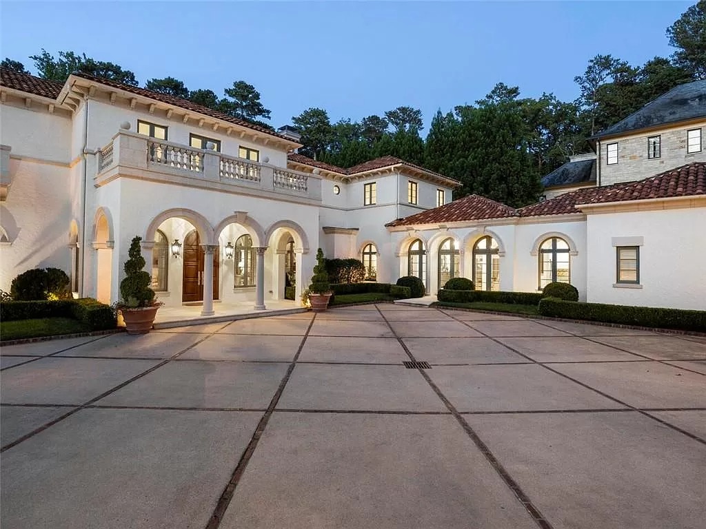 This $9,500,000 Compound in Georgia Declares Its Exquisite Architectural Ingredients