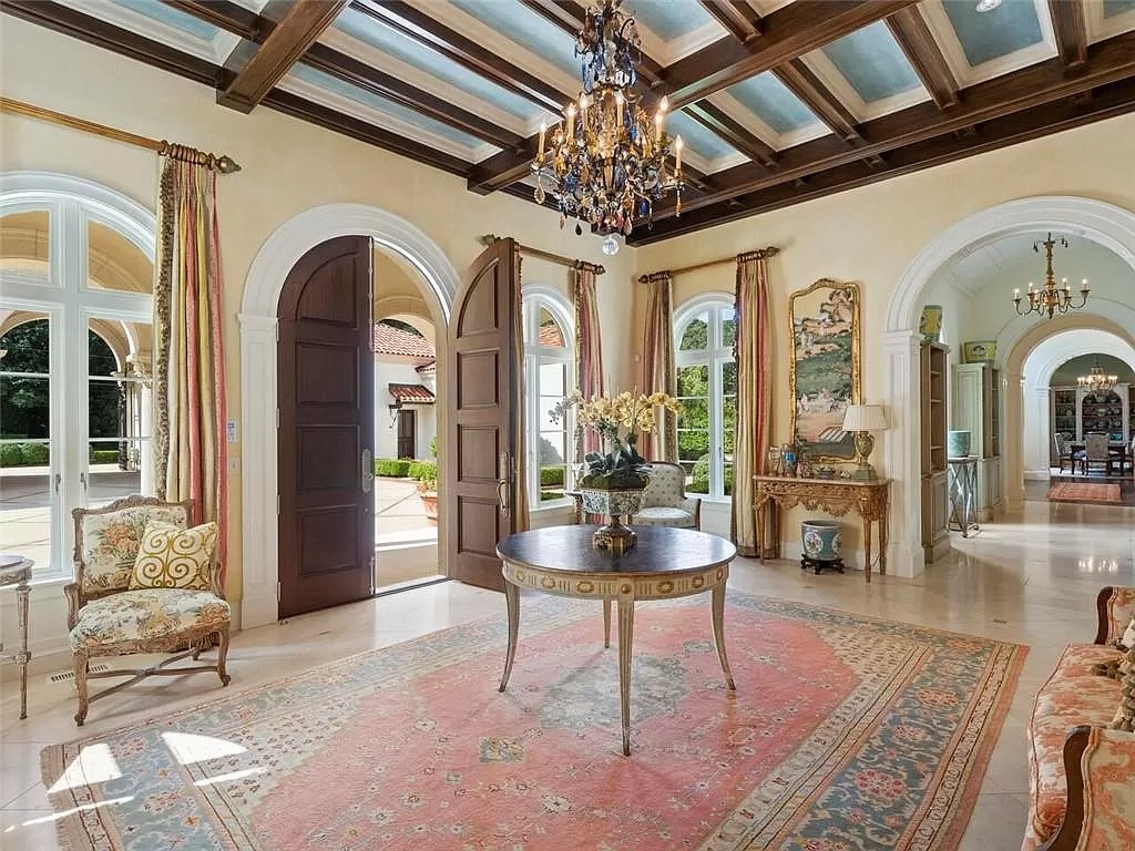 This $9,500,000 Compound in Georgia Declares Its Exquisite Architectural Ingredients